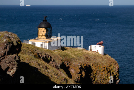 St. Abbs Head Lighthouse an der Süd-Ost Küste von Schottland Stockfoto