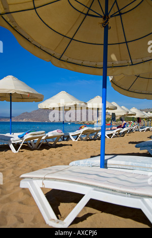 PEFKOS MAIN BEACH IN DER NÄHE VON LINDOS RHODOS GRIECHENLAND Stockfoto