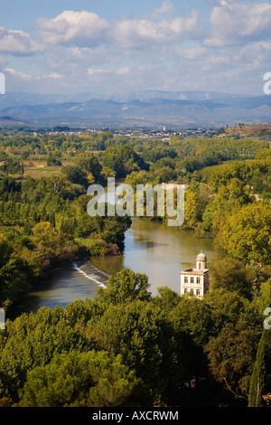 Cordier Mühle und Wehr auf den Fluss Orb aus St. Nazaire Kathedrale, Bezier, Languedoc-Roussillon, Frankreich Stockfoto