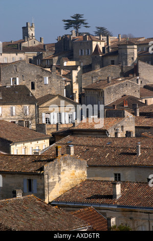 Blick über die Stadt. Die Stadt. Vom Weingut Château Ausone. Saint Emilion, Bordeaux, Frankreich Stockfoto