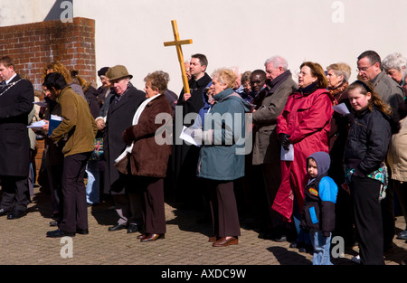 Kirche service uk Blaenavon Rat der Kirchen Karfreitag Open-Air Dienstleistung auf Parkplatz am Blaenavon Torfaen South Wales UK EU Stockfoto