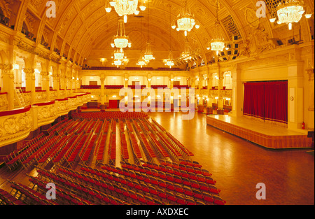 Innere der Wintergärten Ballsaal, Blackpool, Lancashire, England, Vereinigtes Königreich. Stockfoto