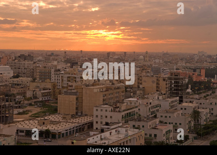 Gesamtansicht über die Dächer der Stadt von Tripoli, Libyen. Stockfoto