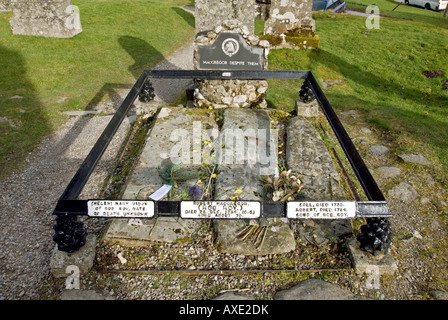 Das Grab von Rob Roy McGregor in Balquhidder Kirche in Strathyre-Schottland Stockfoto