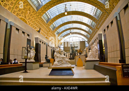 Innenansichten des Musee d Orsay Paris Frankreich ein Museum der Künste in einem umgebauten Bahnhof Stockfoto