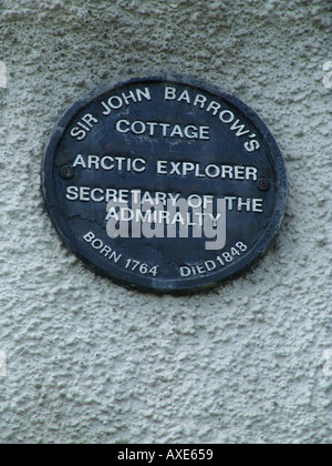 Gedenktafel an der Wand von Sir John Burrows Cottage Ulverston England Großbritannien 2004 Stockfoto