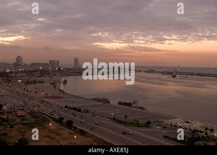 Gesamtansicht über die Dächer der Stadt von Tripoli Libyen Stockfoto