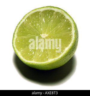 Frische Limette halbieren Stockfoto