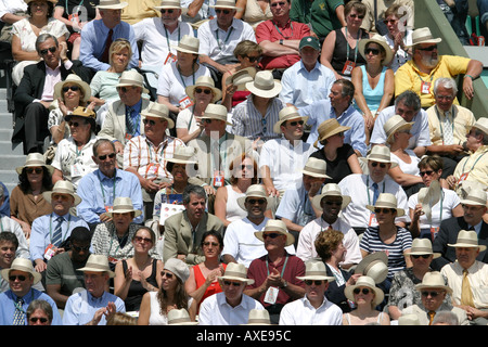 Große Gruppe von Zuschauern bei den French Open Stockfoto