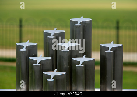 Skulptur von acht spitfires Stockfoto