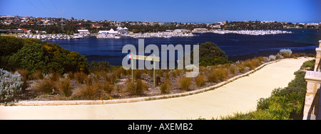 Blick über niedrigere Swan River, Swan Yacht Club East Fremantle Perth Western Australia Panorama Stockfoto