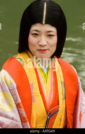 Eine Frau gekleidet in Heian Periode Kostüm auf der Gokusui kein de-Festival in Hiraizumi Iwate Japan Stockfoto