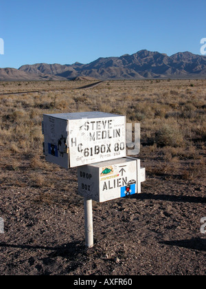 Die "schwarze Postfach", in der Nähe von Rachel NV USA Stockfoto