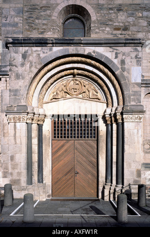 Andernach, Pfarrkirche Maria Himmelfahrt (Dom), Südportal Stockfoto