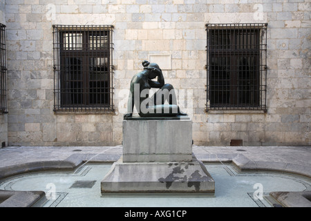 Perpignan, Rathaus, Innenhof Mit Maillol-Skulptur Stockfoto