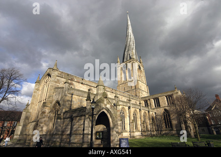 St. Maria und allen Heiligen Gemeinde Kirche Chesterfield und seinen crooked Spire Derbyshire UK Stockfoto