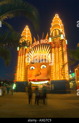 Luna Park Fun Fair Sydney bei Nacht Stockfoto