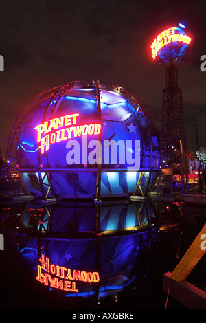 Downtown Disney s planey Hollywood nachts beleuchtet Stockfoto