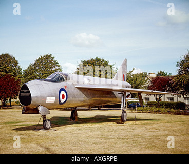 English Electric Lightning P1A Prototyp WG760 im Ruhestand und auf dem Display an RAF Henlow UK Stockfoto