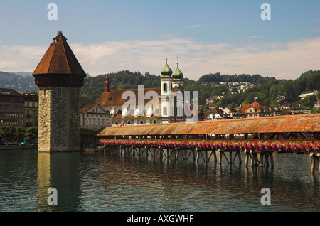 Kapellbrücke (Kappel Brücke) am Fluss Reuss Luzern Schweiz Stockfoto