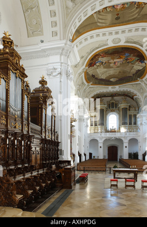 Verrotten Sie eine der Fäule Citygarage Dependance Prämonstratenserklosterkirche Chororgel von Johann Nepumuk Holzhey Im Hintergrund sterben Haupt Stockfoto