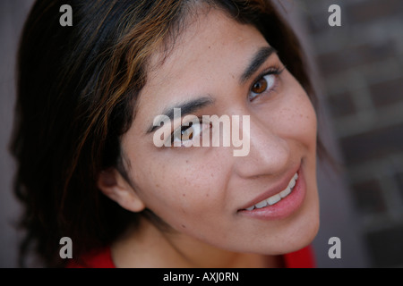 Junge Frau Porträt Nahaufnahme im Freien, MR-3-26-08-2 Stockfoto