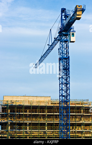 Bild eines Baukörpers mit Kran in Piombino Italien Stockfoto
