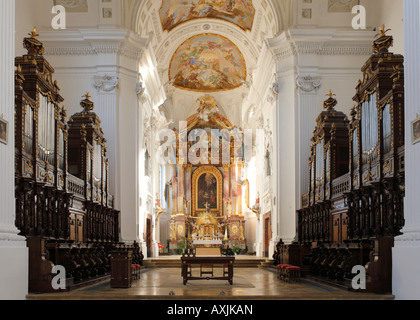 Verrotten Sie eine der Fäule, Abendkonzerte, Dependance Prämonstratenserklosterkirche, Chororgeln von Johann Nepumuk Holzhey, Blick Zum Altar Stockfoto