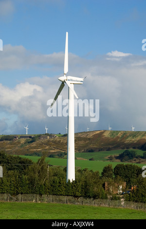 Elektrotechnik, die Generierung von Windkraftanlagen in Windparks auf der Oberseite der Englisch Pennine Hills in Großbritannien Stockfoto