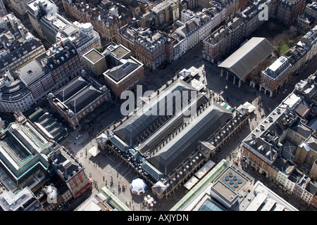 Hohen Niveau schrägen Luftbild südöstlich von Covent Garden Piazza London WC2 England UK Feb 2006 Stockfoto