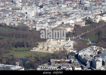 Hohen Niveau schrägen Luftbild Norden östlich von Buckingham Palace London SW1 England UK Feb 2006 Stockfoto