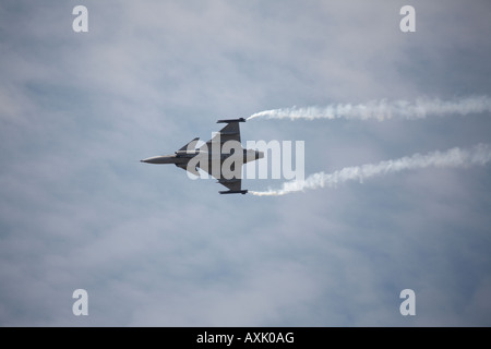 SAAB Gripen Flugzeug auf flying Display auf der Farnborough International Airshow Juli 2006 Stockfoto