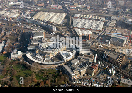 Hohen Niveau schrägen Luftbild Norden östlich von BBC Television Centre White City London W12 England UK Januar 2006 Stockfoto