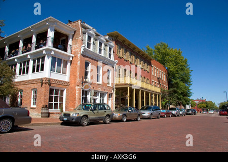 Backsteinbauten entlang historischen Hauptstraße in St. Charles, Missouri Stockfoto