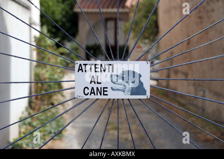 Attenti Al Cane, Beware of the Dog Stockfoto