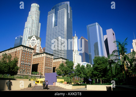 Pershing Square in der Innenstadt von Los Angeles Kalifornien umgeben von Hochhäusern Stockfoto
