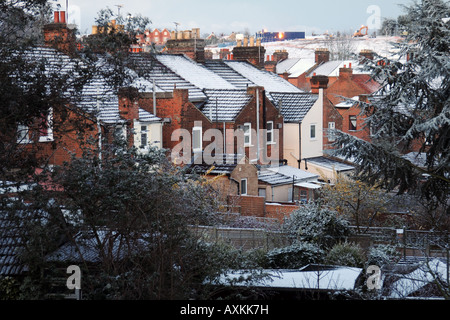 Rückseiten der Stadt Reihenhaus Häuser im Winter Stockfoto