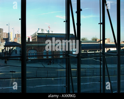 Der renovierte Moor Street Station in der Wintersonne, gesehen von der Stierkampfarena Einkaufszentrum central, Birmingham, England, UK Stockfoto