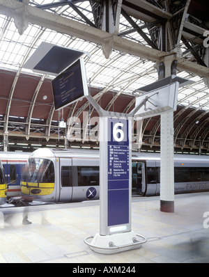 PADDINGTON STATION HEATHROW EXPRESS Stockfoto