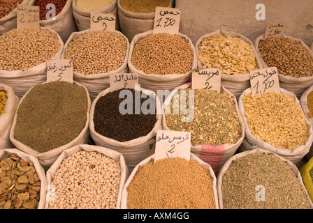 Variiert und Nüssen auf den Verkauf in der Medina oder alte Stadt Tripolis Libyen Stockfoto