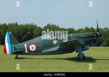 Alten WWII Kämpfer Morane MS-406 (auch Ref D-3801) während französische Vintage Air show, La Ferte Alais Stockfoto