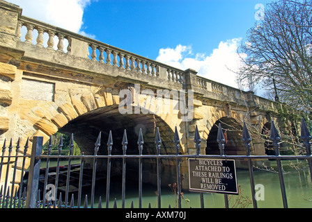 Magdalen Brücke über den Fluss Cherwell, Oxford, England Stockfoto
