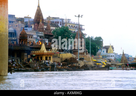 Die brennenden Ghats von Varanasi in Indien Stockfoto