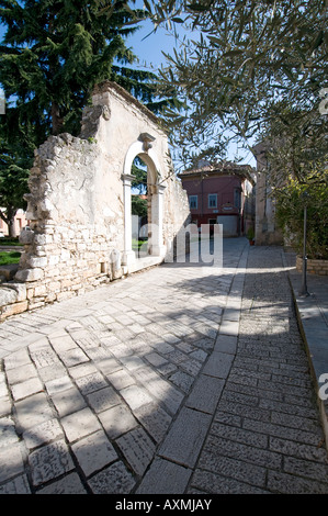 Blick auf die Straßen in der Altstadt von Porec Stockfoto