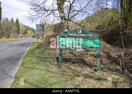 Ansicht der neuen Fancy Ansicht Forestry Commission Zeichen Stockfoto