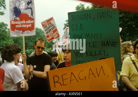 CND 1980 s London UK Kundgebung gegen Thatchers Krieg den Falklandkrieg Hyde Park London 1982 HOMER SYKES Stockfoto