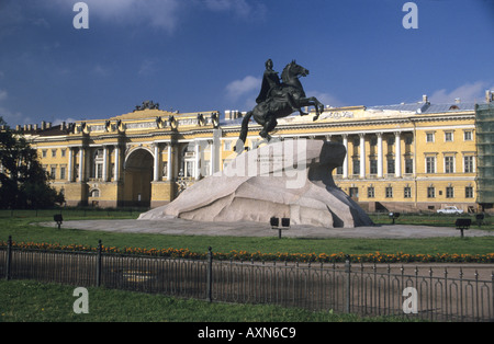 Statue von Peter dem großen auf seinem Pferd am Ufer der Newa Fluss St. Petersburg Russland Stockfoto