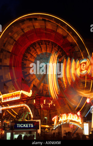 AUF HALBEM WEG FÄHRT AN DER MINNESOTA STATE FAIR. ST. PAUL, MINNESOTA.  ENDE DES SOMMERS. Stockfoto