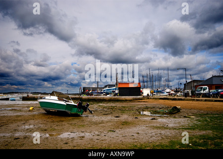 Das Wattenmeer bei Ebbe auf Mersea Island in Essex. Stockfoto