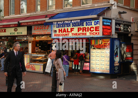 Halb Preis Theater-Kasse am Leicester Square in London, Großbritannien Stockfoto